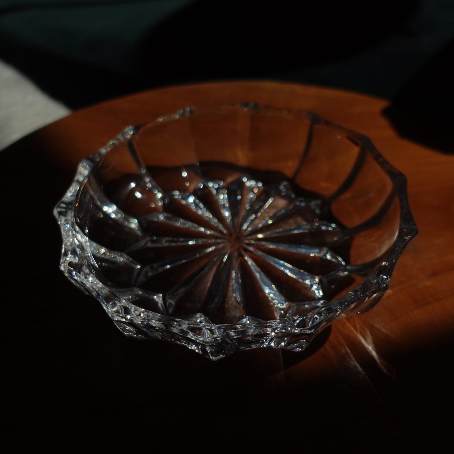 Kristalluntersetzer Blumenmuster