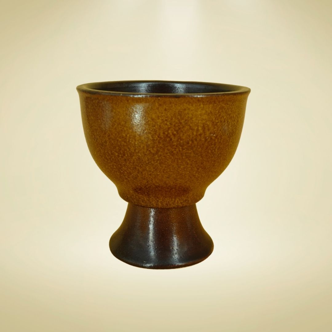 Brauner Kelch Pott